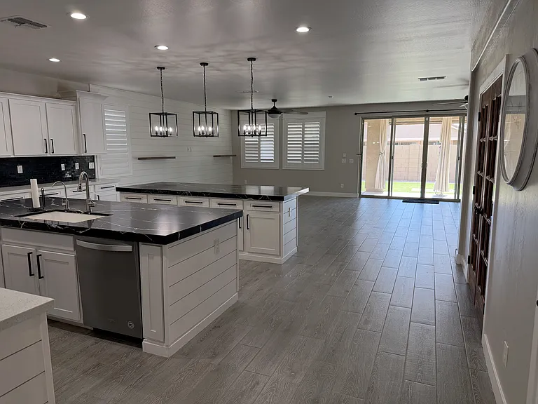 GOURMET KITCHEN