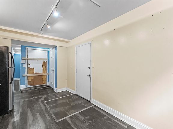 5th image of 6433 N Damen Ave APT 1E