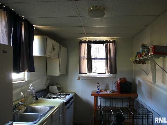 5th image of 612 S Logan Ave