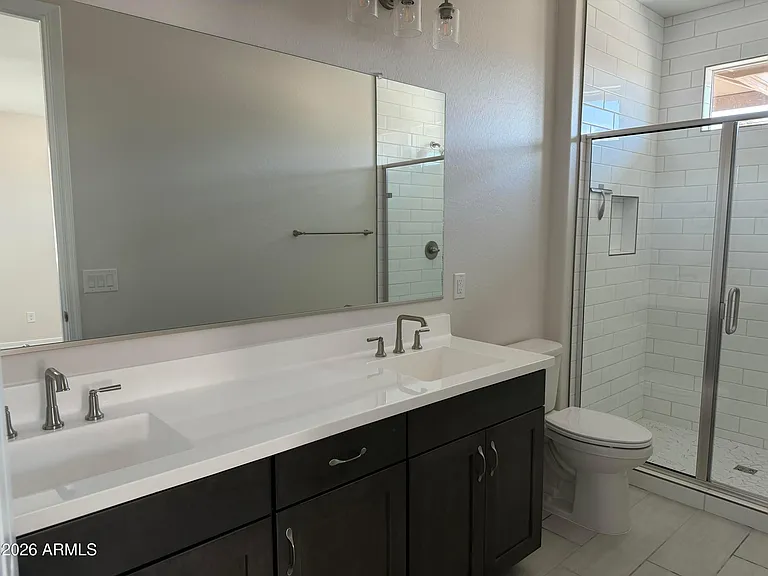 2820 N Evergreen St — Photo 7