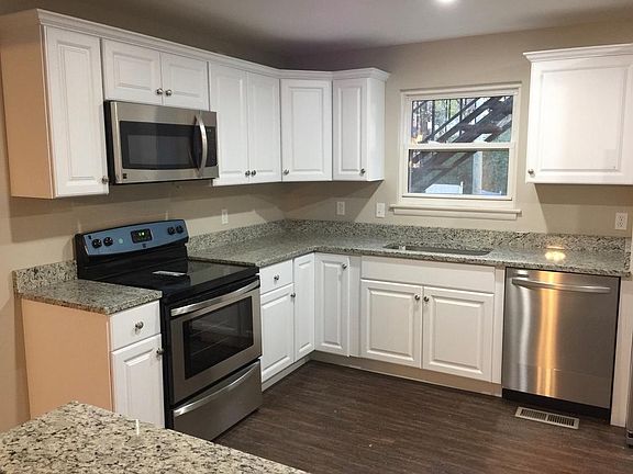 4th image of 108 Hawkins St APT 3