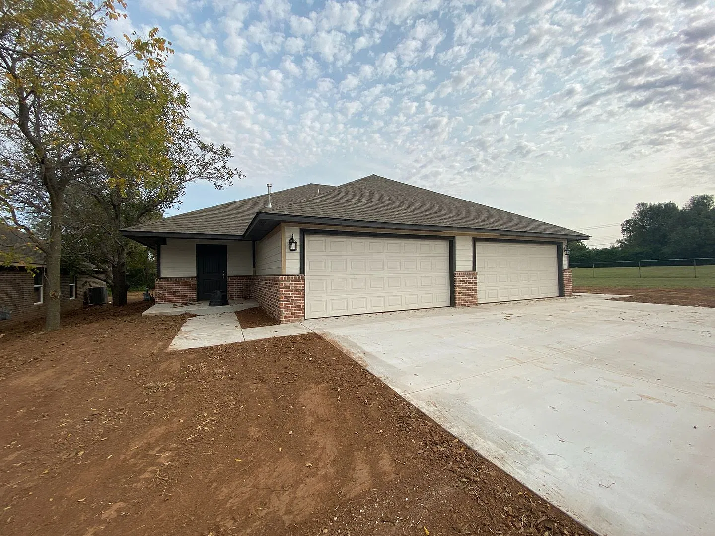 3 Bedroom 2 Bathroom Duplex - El Reno — Photo 2