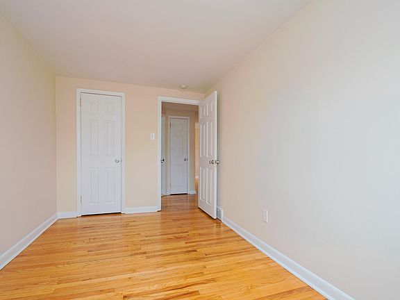 3rd image of 424 W Jefferson St Floor 2