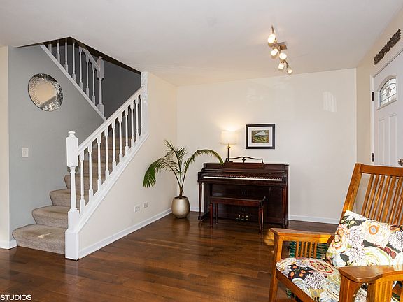 5th image of 2235 Wentworth Ct