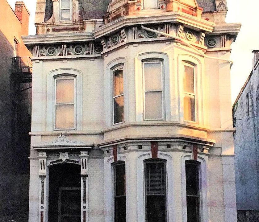 1st image of 936 Dayton St