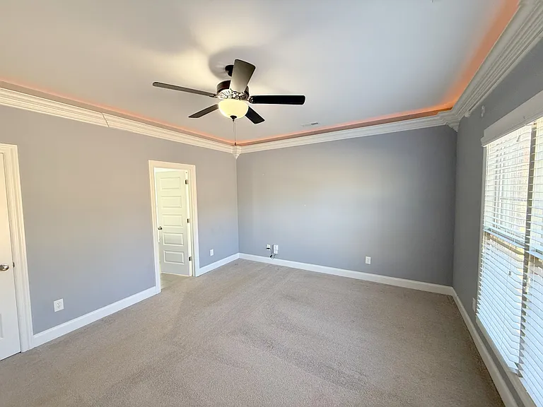 218 Woodgrove Dr NW — Photo 16
