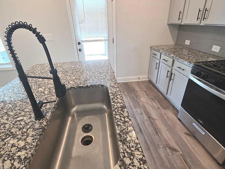 304 Sterling Creek Way — Photo 6