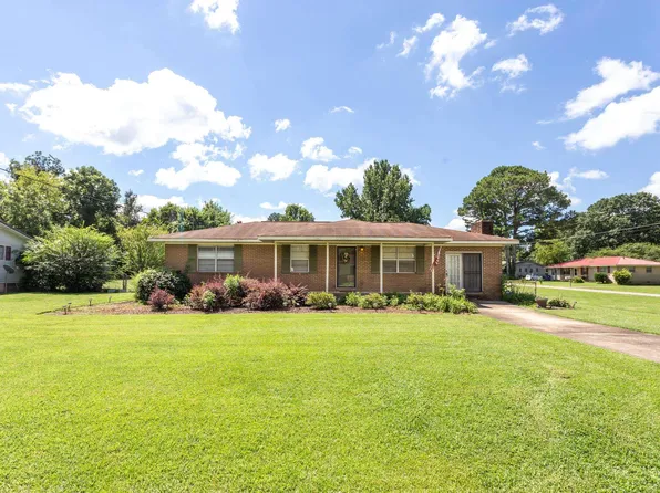 220 Brenda Rd, Anniston, AL 36206