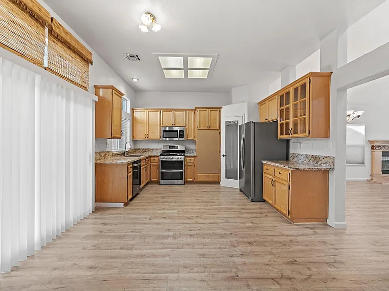 359 Seaton Dr — Photo 11