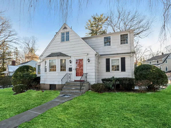 524 N Monroe St Floor 2, Ridgewood, NJ 07450