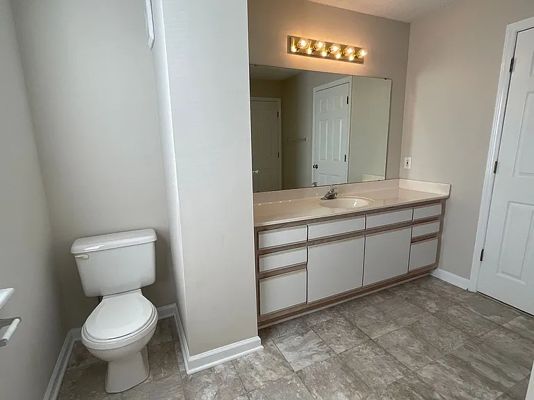 Meridian Park Apartments — Photo 34