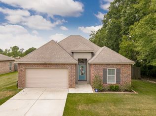 1005 S Sanctuary Ave, Gonzales, LA 70737