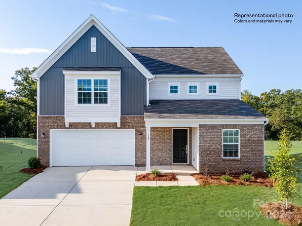 1151 Blackburn Cir, Edgemoor, SC 29712