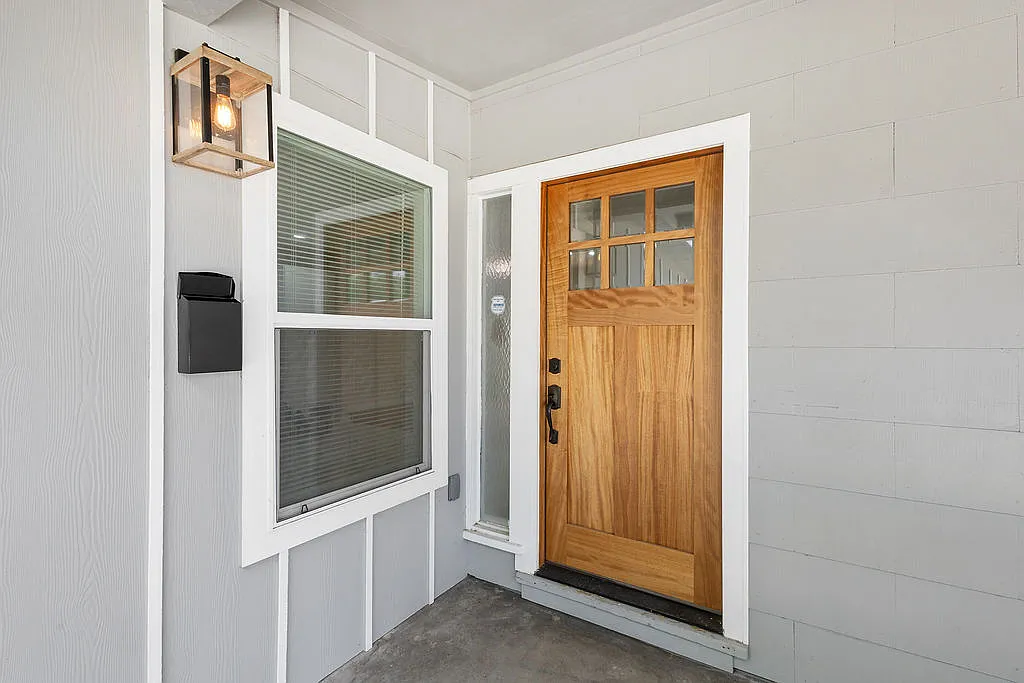 4 bed, 1630 sqft, $1,950 — Photo 2