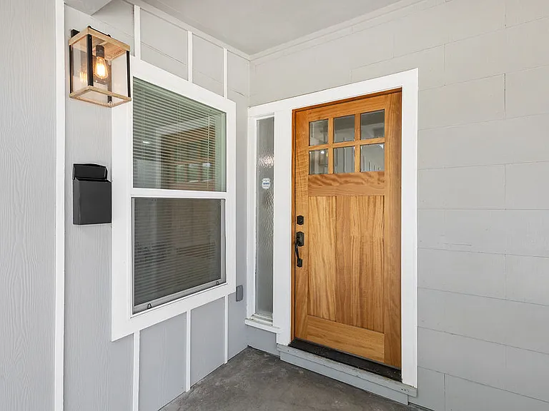 306 Westmoreland Dr — Photo 2