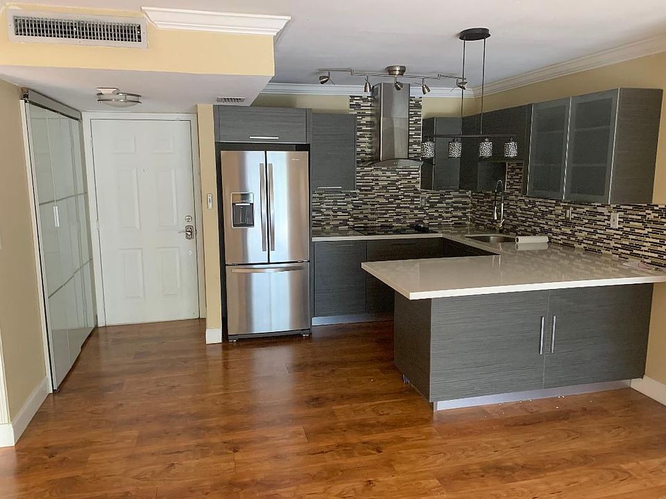1st image of 9301 SW 92nd Ave APT 313-C