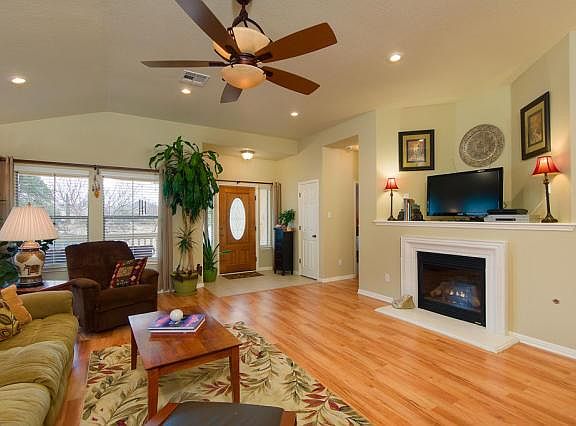4th image of 1506 Discovery Blvd