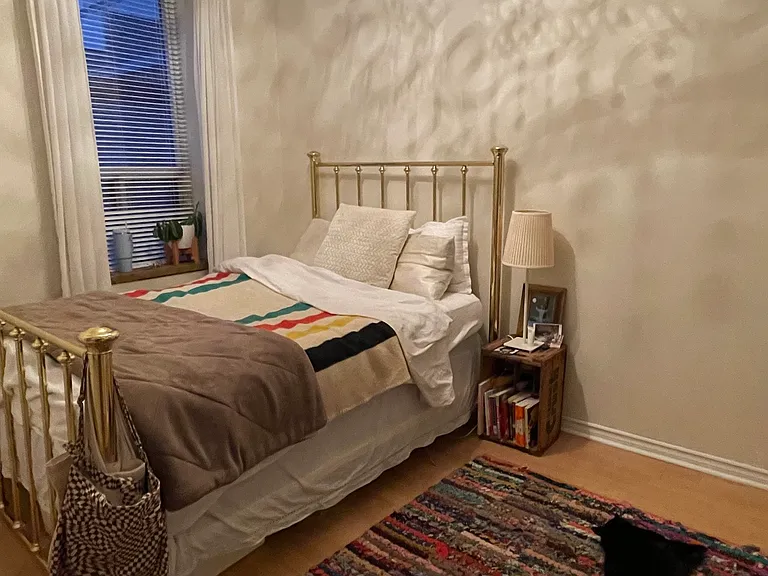 225 Gladstone Ave — Photo 186