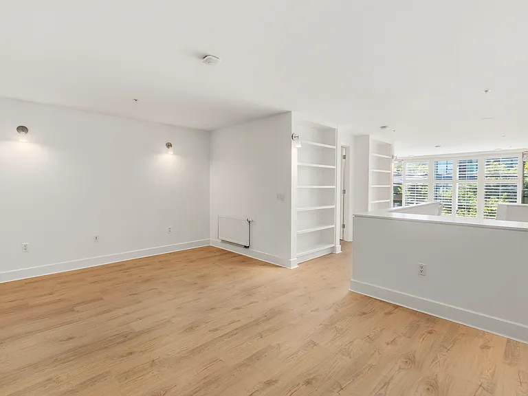 993 Tennessee St #1 — Photo 2