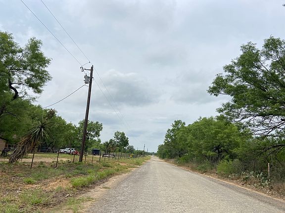 4th image of 994 County Road 2615
