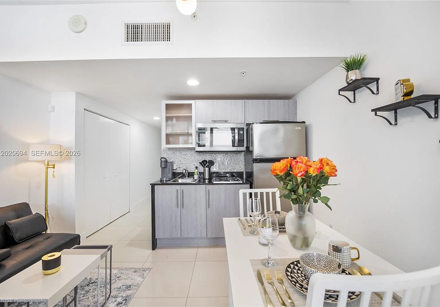 Opera Tower Condo — Photo 3