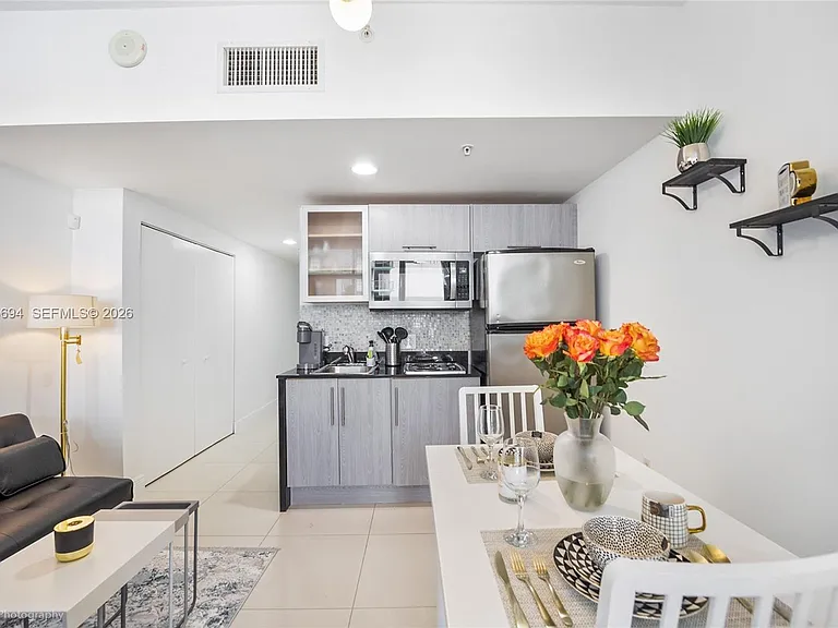 1750 N Bayshore Dr #1219 — Photo 3