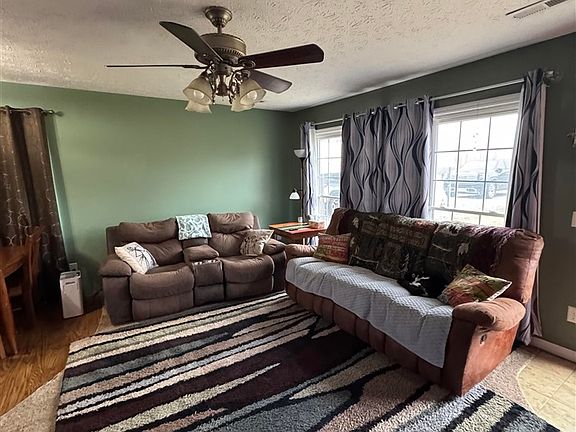 3rd image of 22 Glen Foster Rd