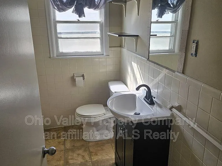 2910 Abigail Dr #4 — Photo 6
