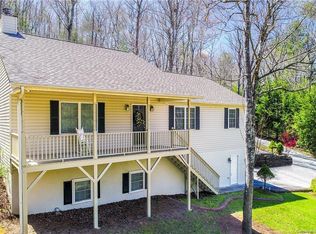 2 Claru Ridge Rd, Fletcher, NC 28732