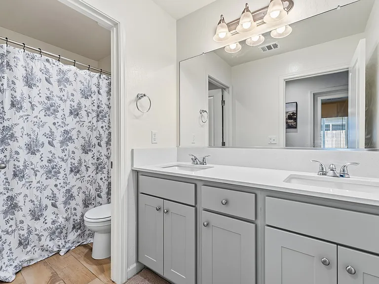 2131 W Ambassador Way — Photo 22