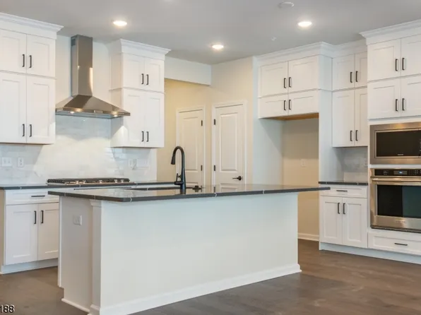 4 Goldenrod Dr #2, Warren Twp., NJ 07059