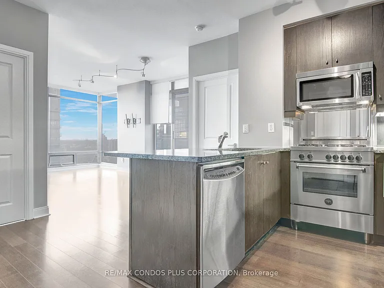 18 Yorkville Ave #2505 — Photo 10
