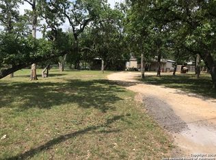 337 Robindale E, Bandera, TX 78003