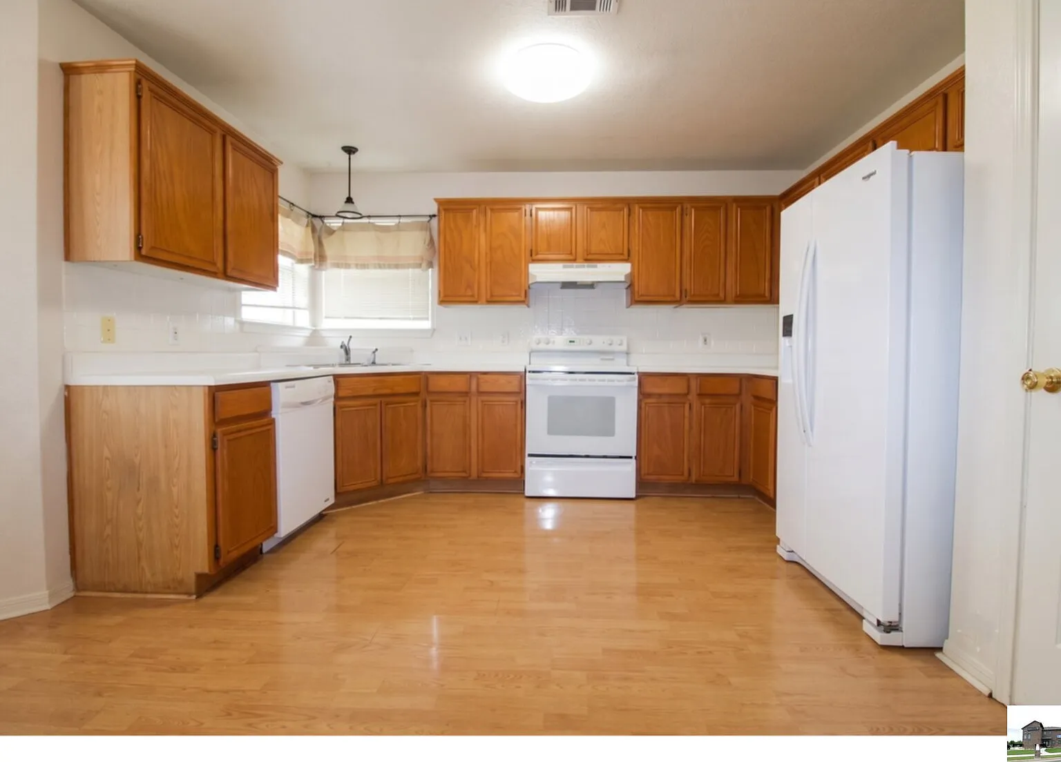 3 bed, 2.0 bath, 1454 sqft, $1,500 — Photo 4