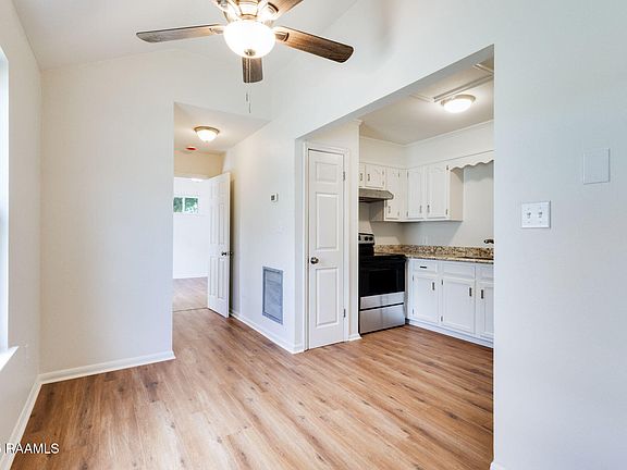 4th image of 115 Jollene Dr