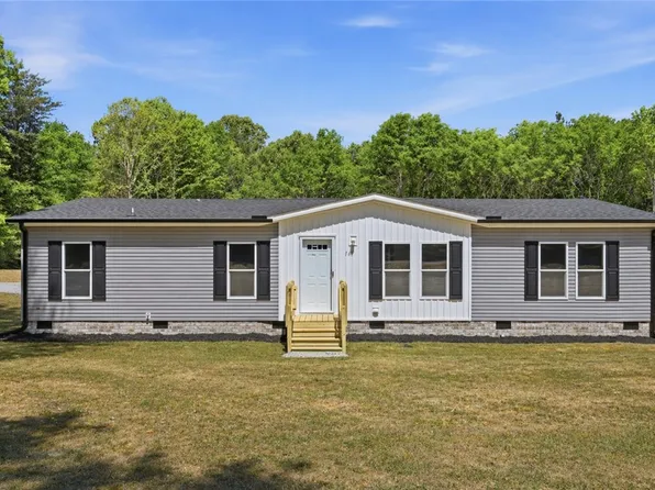 165 B D Johnston Rd, Central, SC 29630