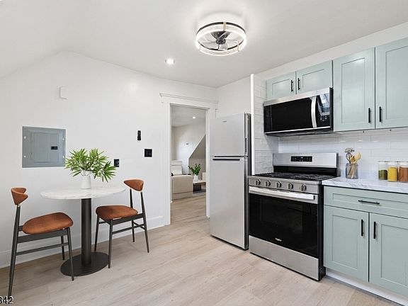 2nd image of 137 S Burnet St #3
