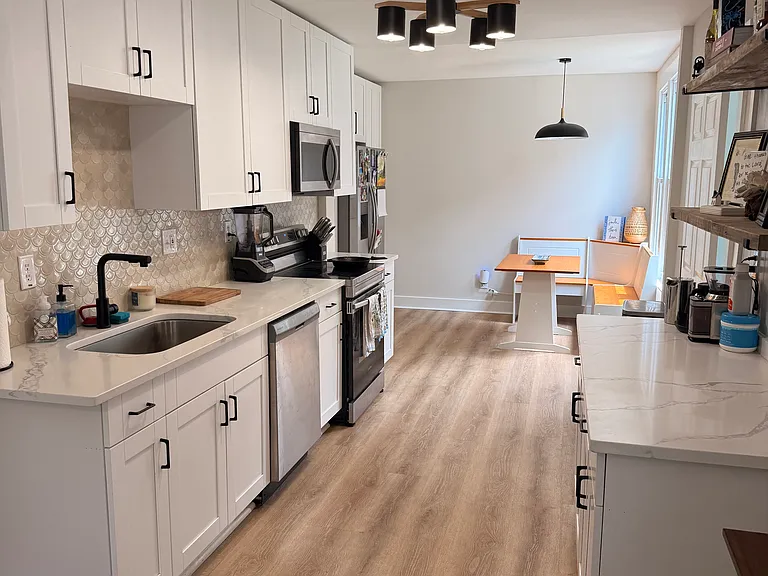 1903 Parkview Ave — Photo 2
