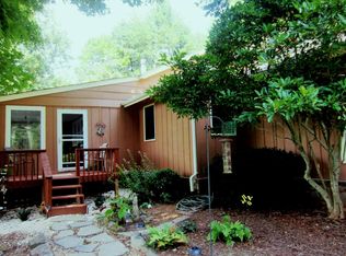 157 Qualla Hills Rd, Whittier, NC 28789