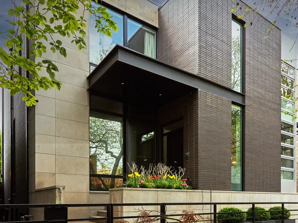 2145 W McLean Ave, Chicago, IL 60647