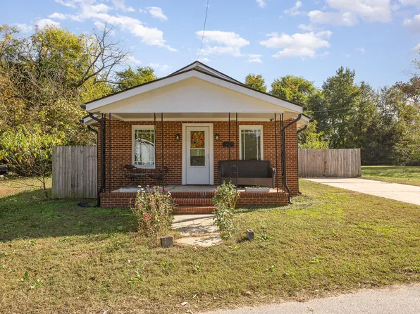 104 N Jackson St, Dunn, NC 28334