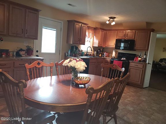 2nd image of 316 Blue Bird Dr