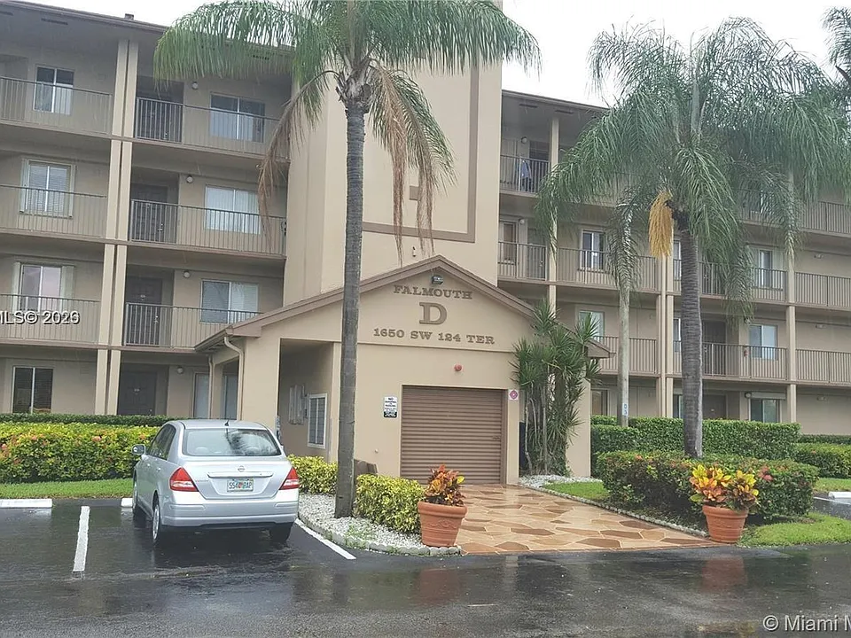 1650 SW 124th Ter #204D