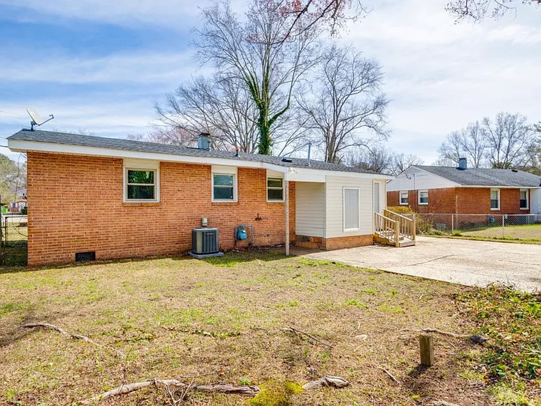 904 Beverly Dr — Photo 25