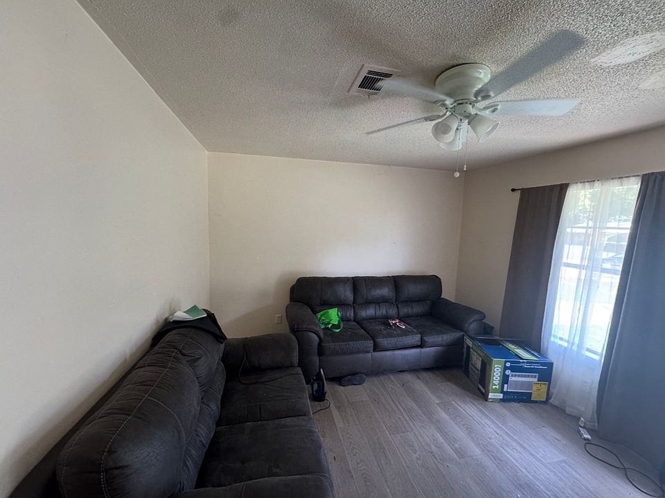 1st image of 113 Caney Creek Dr
