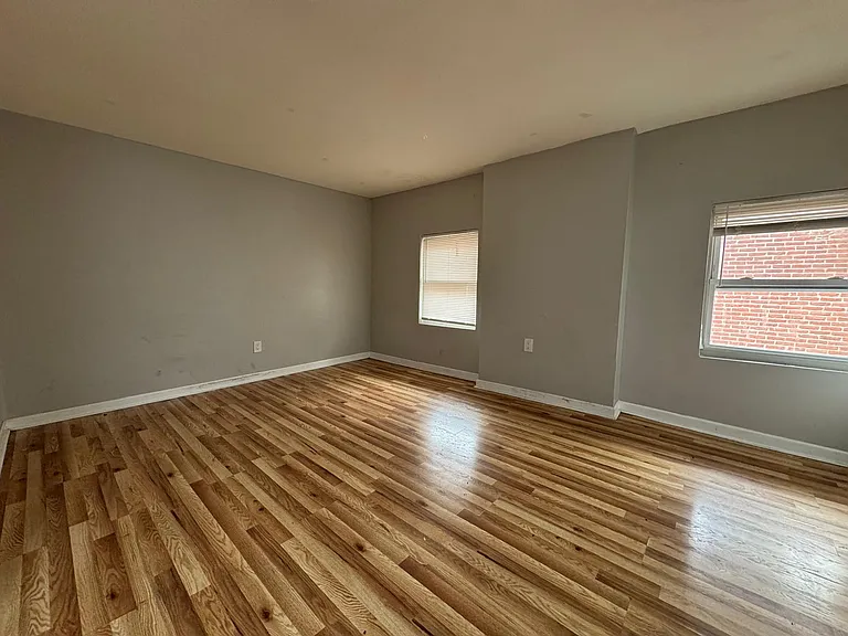 27 Williams St #3L — Photo 7