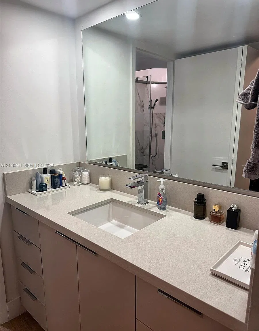 Brickell Place Phase Ii C — Photo 3