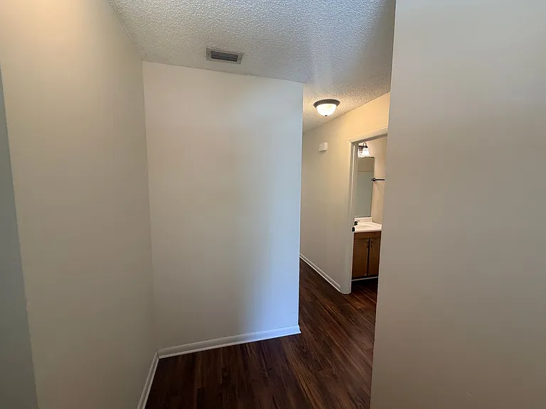2B Westbrook Cir — Photo 12