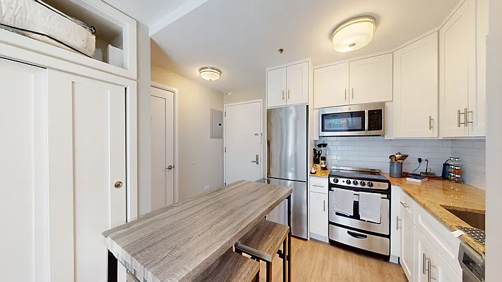 Rented by Bond New York | media 56