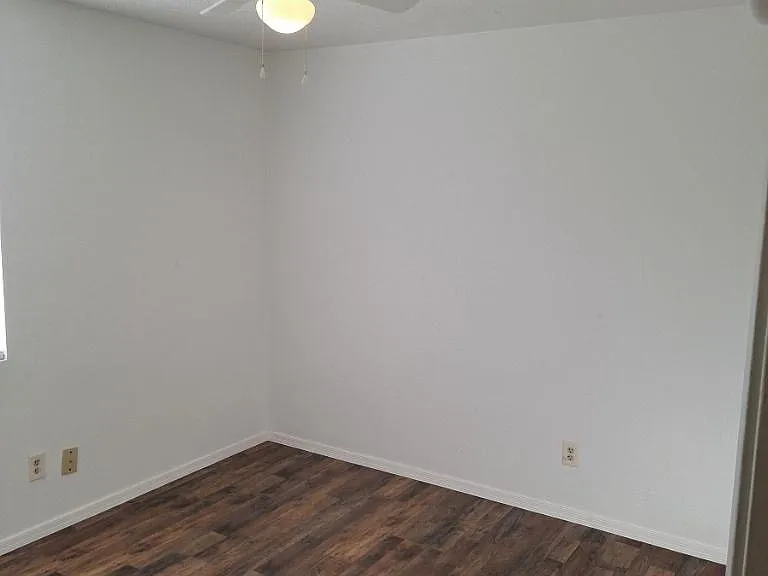 Totally Updated 2 Bedroom Apt. off Cul-de-sac in Rio Rancho — Photo 11